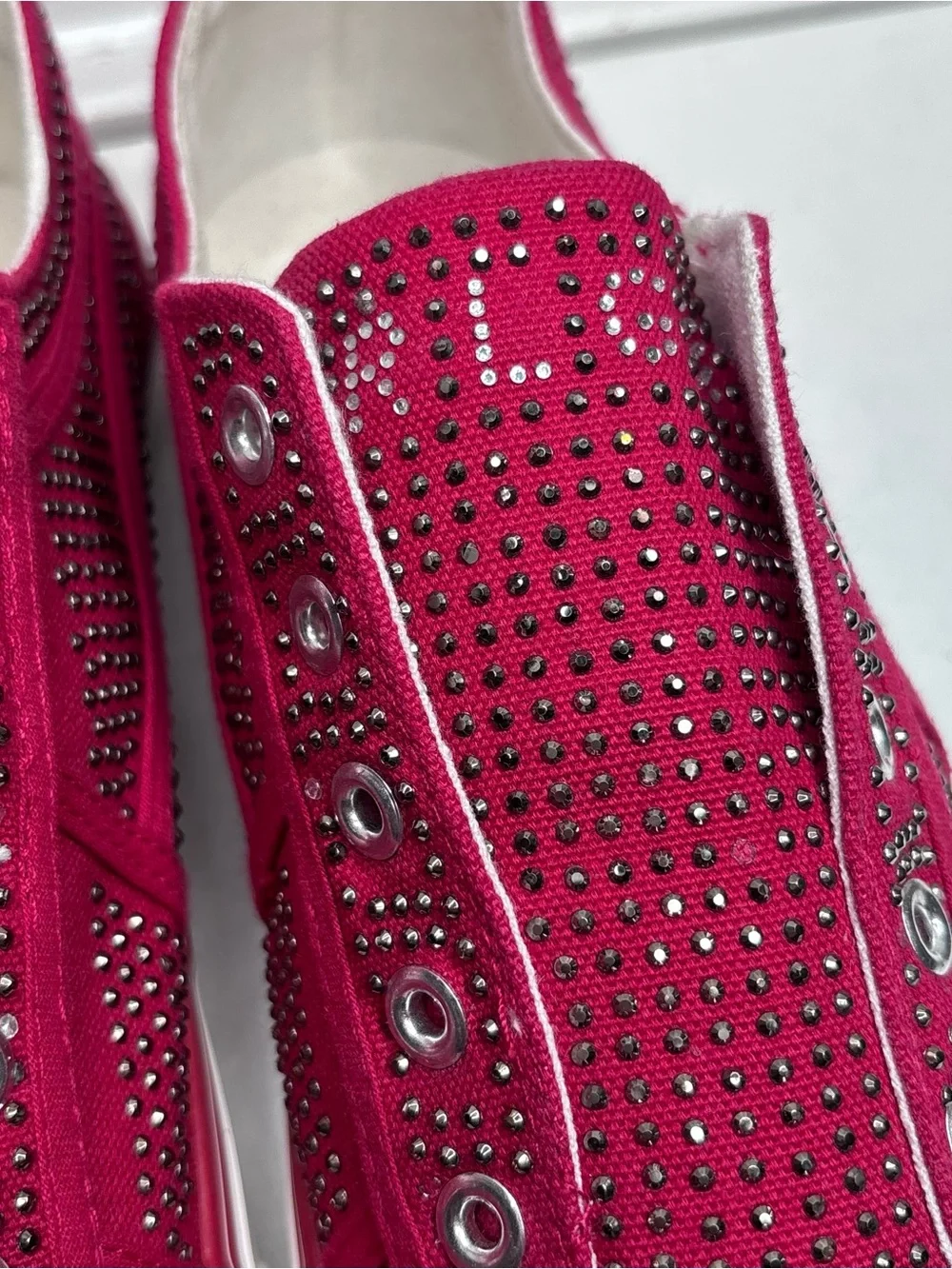 True Religion Women's Rhinestone-Studded Canvas Slip-On Sneakers Red & White 9.5